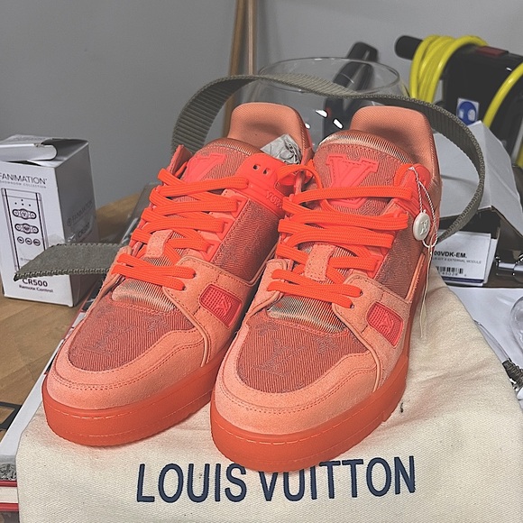 Louis Vuitton Designer Sneakers NWT with Canvas Bag. Never worn… trusted source. - Picture 2 of 13
